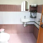 Bujtina Ethan Perondi - Private Swimming Pool Kuçova