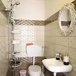 Bujtina Ethan Perondi - Private Swimming Pool Villa