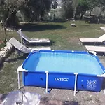 Bujtina Ethan Perondi - Private Swimming Pool Villa