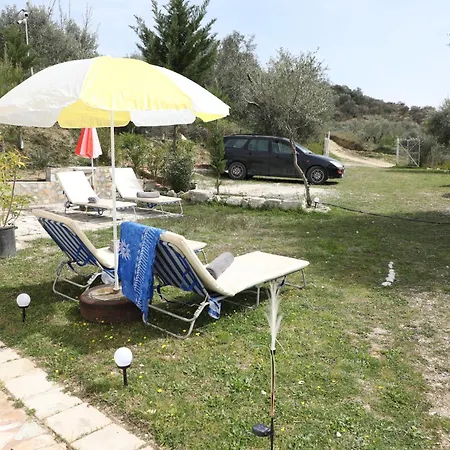 Bujtina Ethan Perondi *