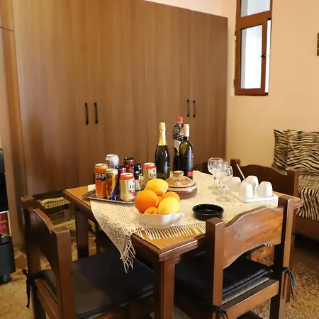 Bujtina Ethan Perondi * Κουτσόβα