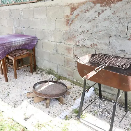 Βίλα Bujtina Ethan Perondi