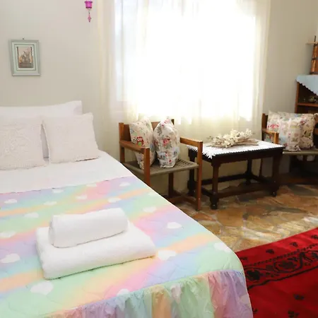 Bujtina Ethan Perondi