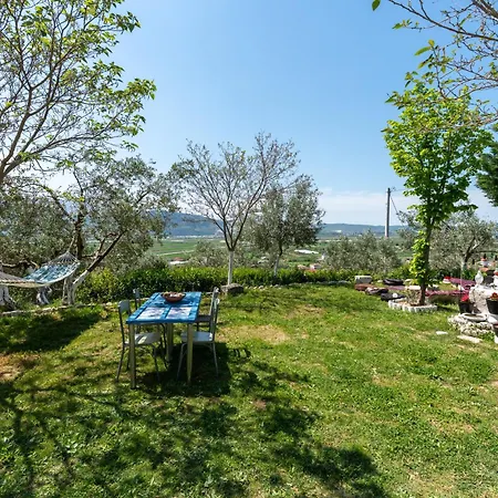 Bujtina Ethan Perondi - Private Swimming Pool Kuçovë