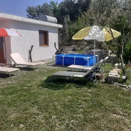 Bujtina Ethan Perondi