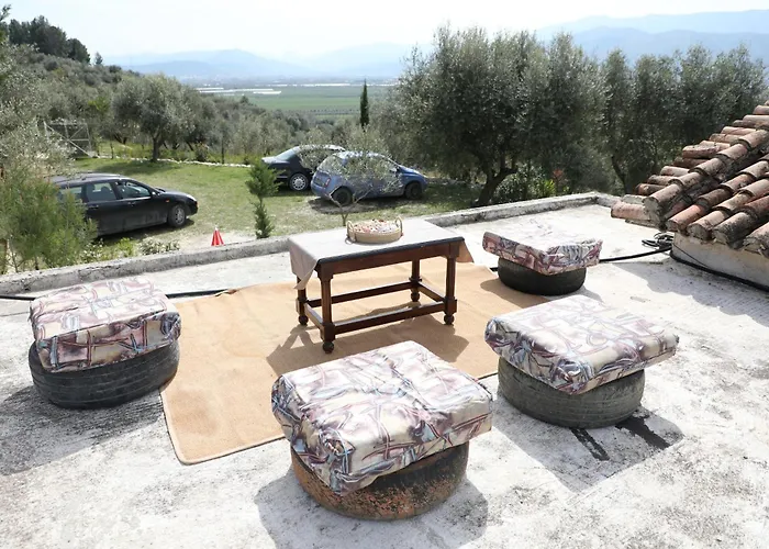 Bujtina Ethan Perondi * Kuçova