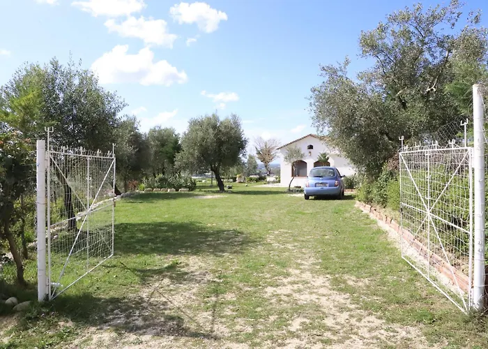 Villa Bujtina Ethan Perondi