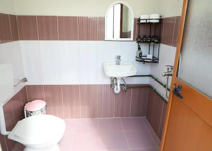 Bujtina Ethan Perondi Kuçova