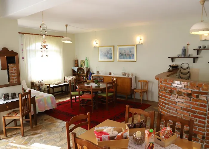 Villa Bujtina Ethan Perondi Kuçova