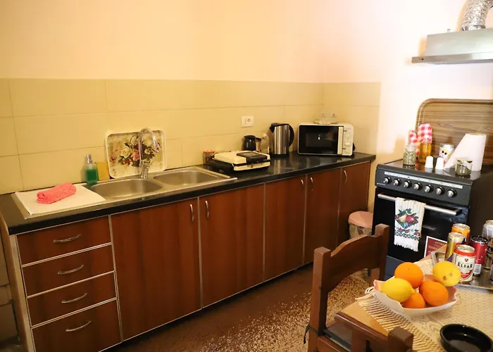 Bujtina Ethan Perondi Villa