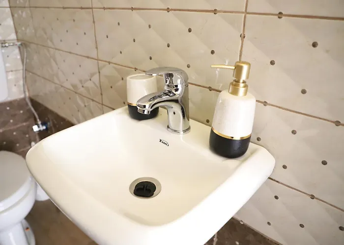 Bujtina Ethan Perondi Villa Kuçova