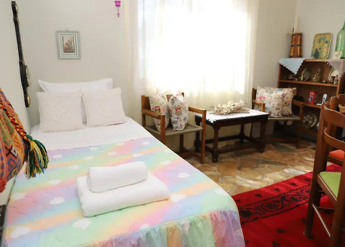 Bujtina Ethan Perondi