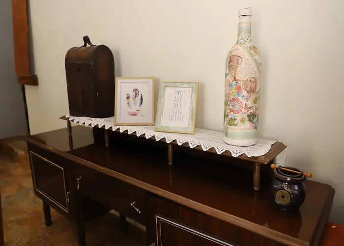 Villa Bujtina Ethan Perondi *