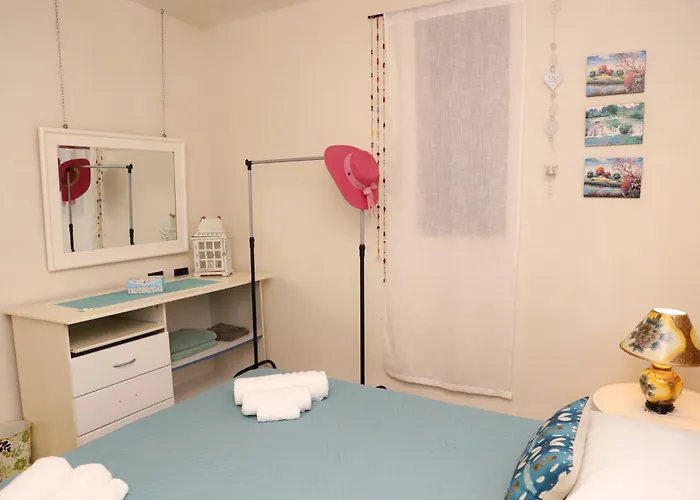 Bujtina Ethan Perondi Villa