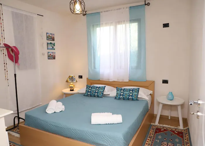 Villa Bujtina Ethan Perondi *