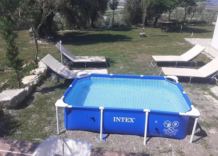 Bujtina Ethan Perondi Villa